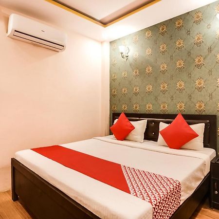 Spot On 45585 Hotel Aakash Ganga バラナシ エクステリア 写真