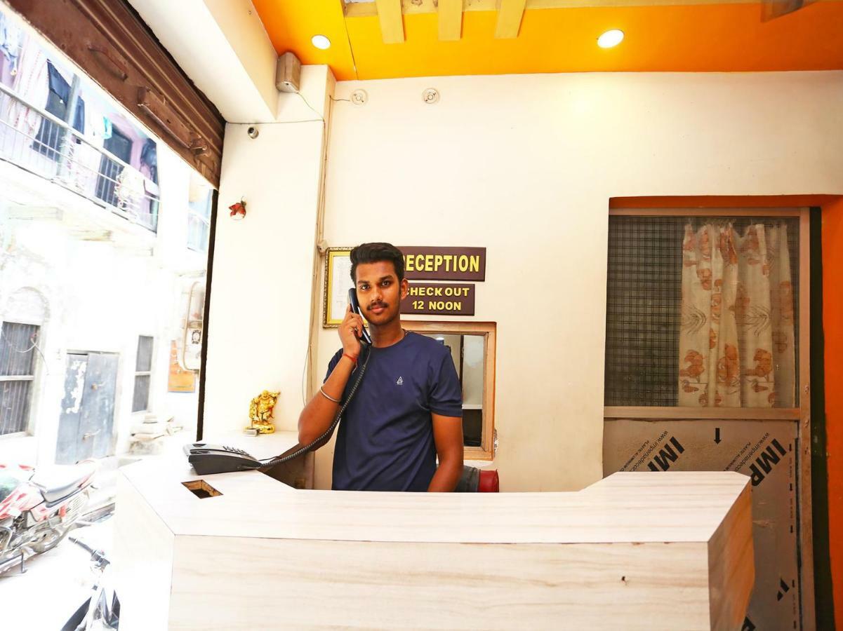 Spot On 45585 Hotel Aakash Ganga バラナシ エクステリア 写真