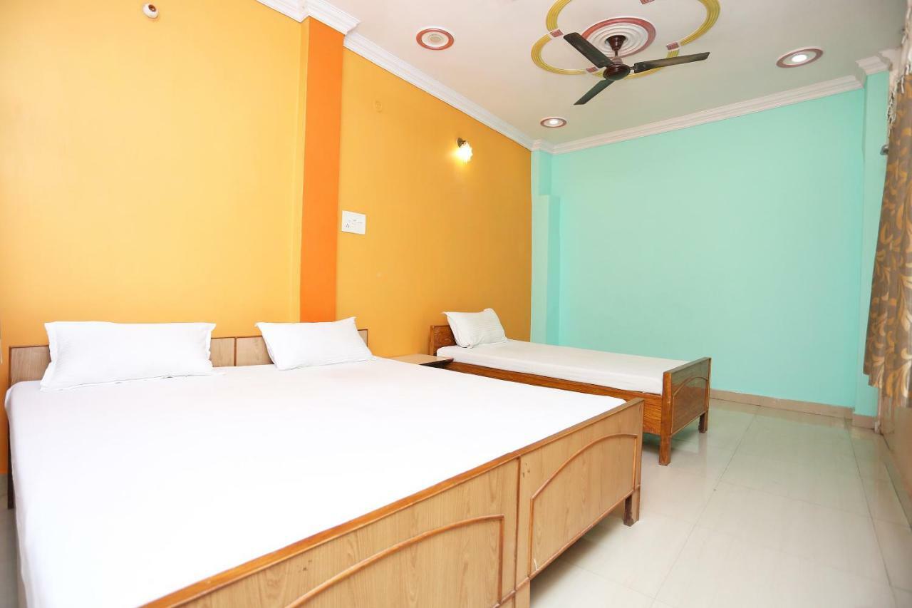 Spot On 45585 Hotel Aakash Ganga バラナシ エクステリア 写真