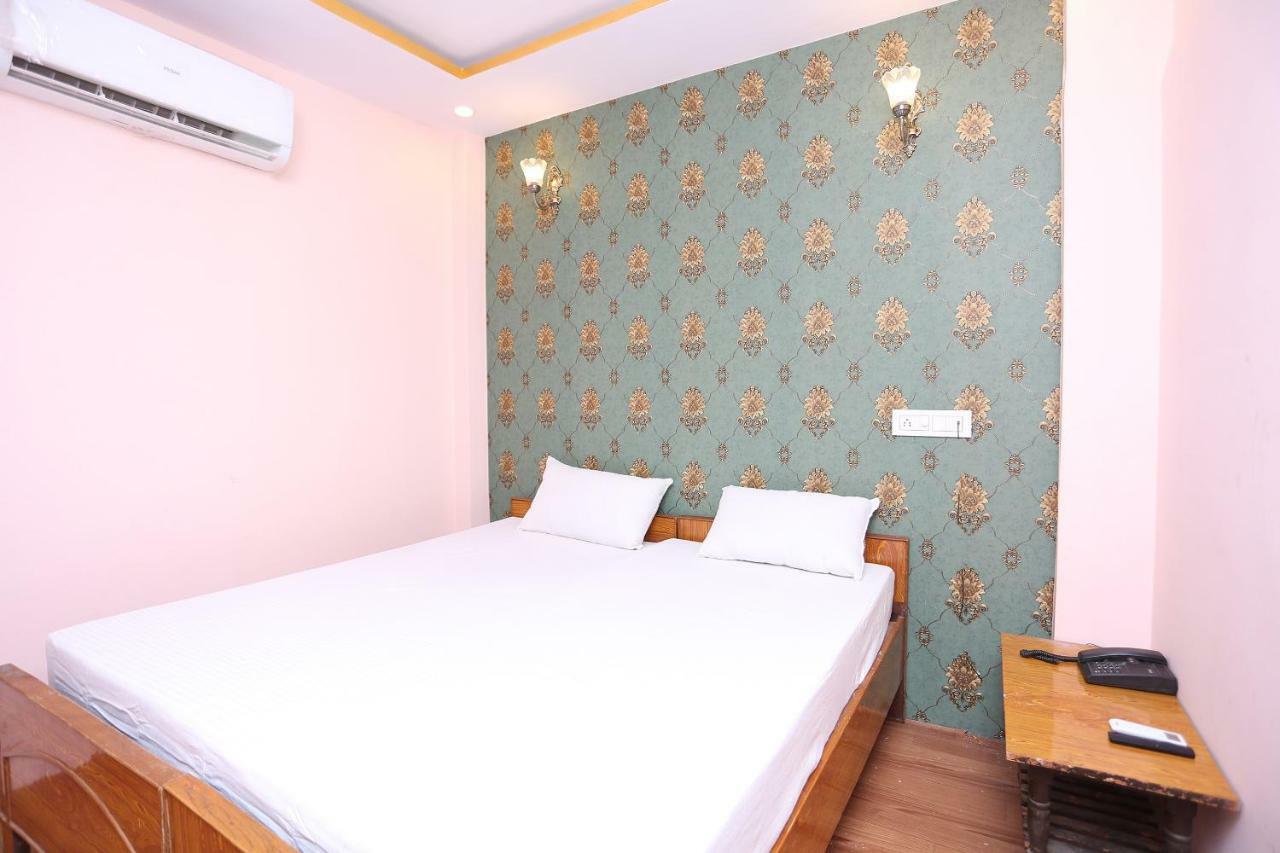 Spot On 45585 Hotel Aakash Ganga バラナシ エクステリア 写真