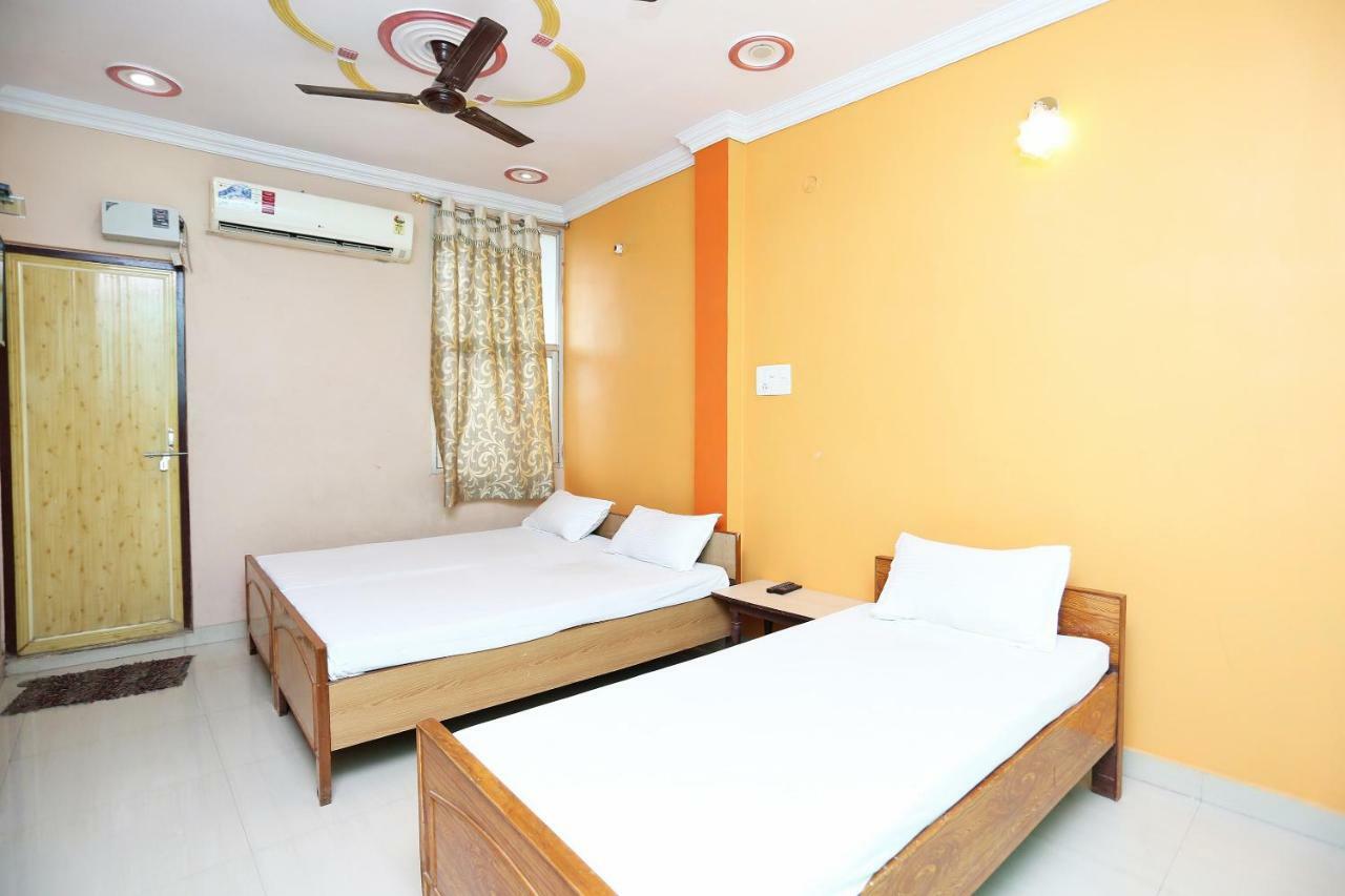Spot On 45585 Hotel Aakash Ganga バラナシ エクステリア 写真