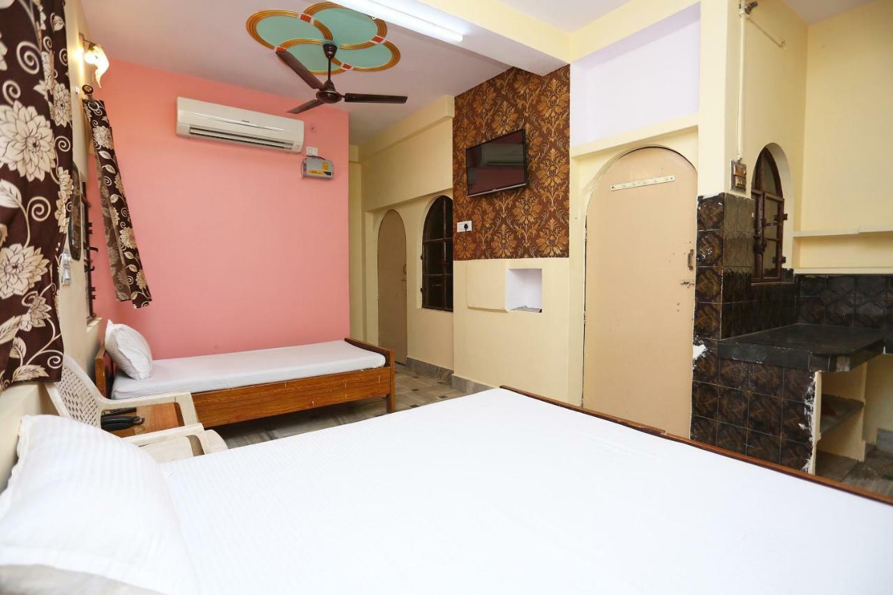 Spot On 45585 Hotel Aakash Ganga バラナシ エクステリア 写真