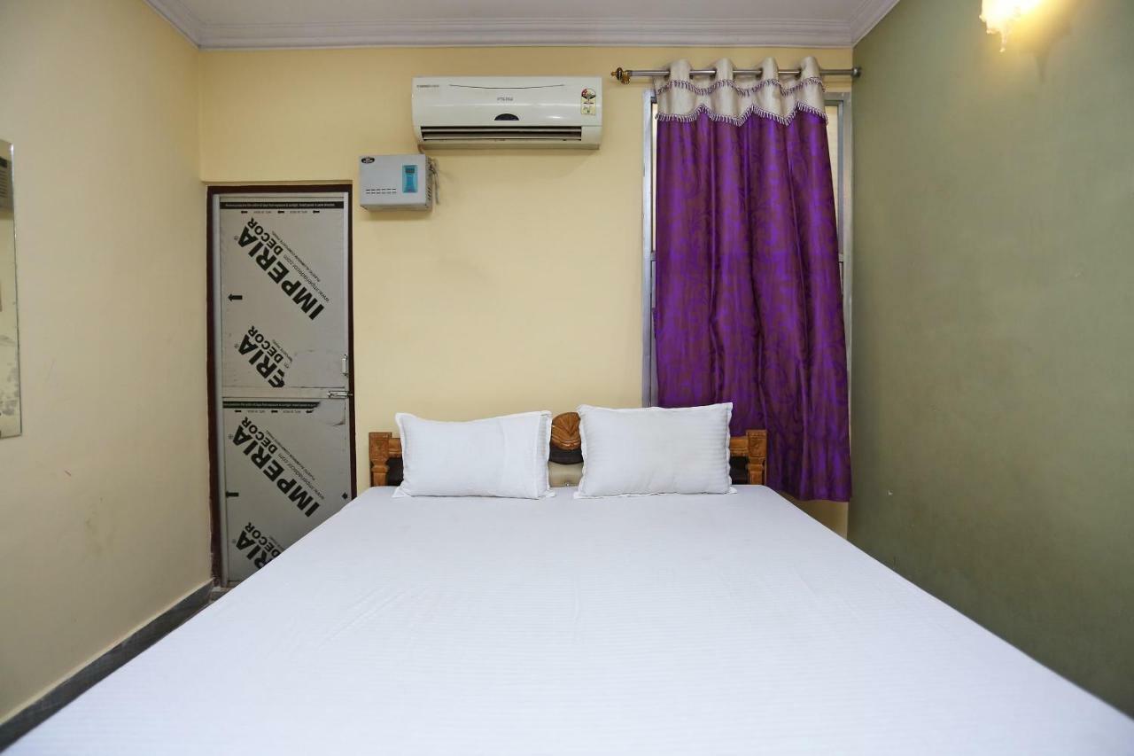 Spot On 45585 Hotel Aakash Ganga バラナシ エクステリア 写真
