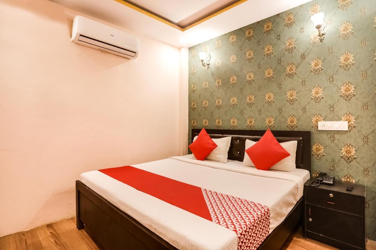 Spot On 45585 Hotel Aakash Ganga バラナシ エクステリア 写真