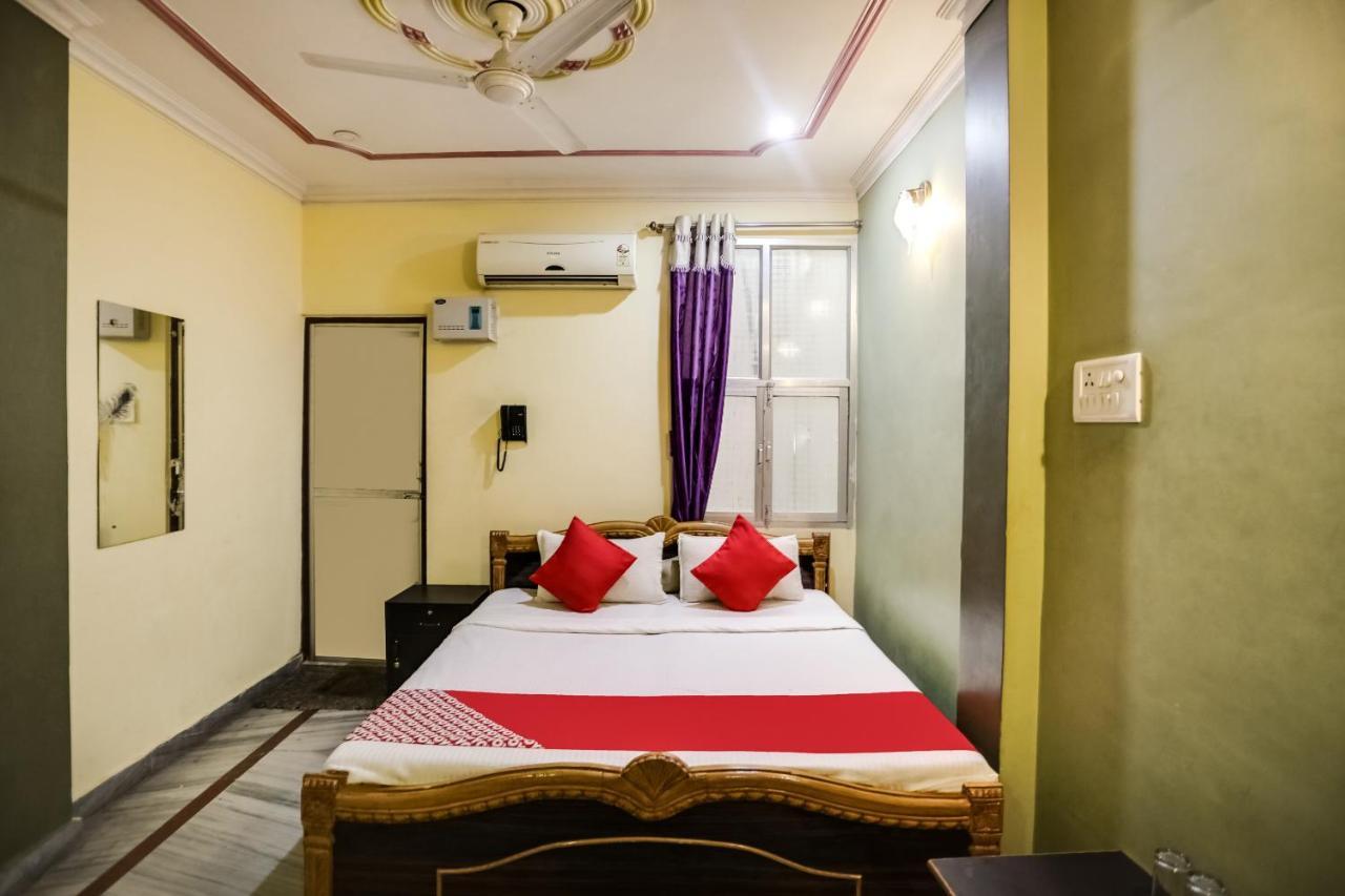 Spot On 45585 Hotel Aakash Ganga バラナシ エクステリア 写真
