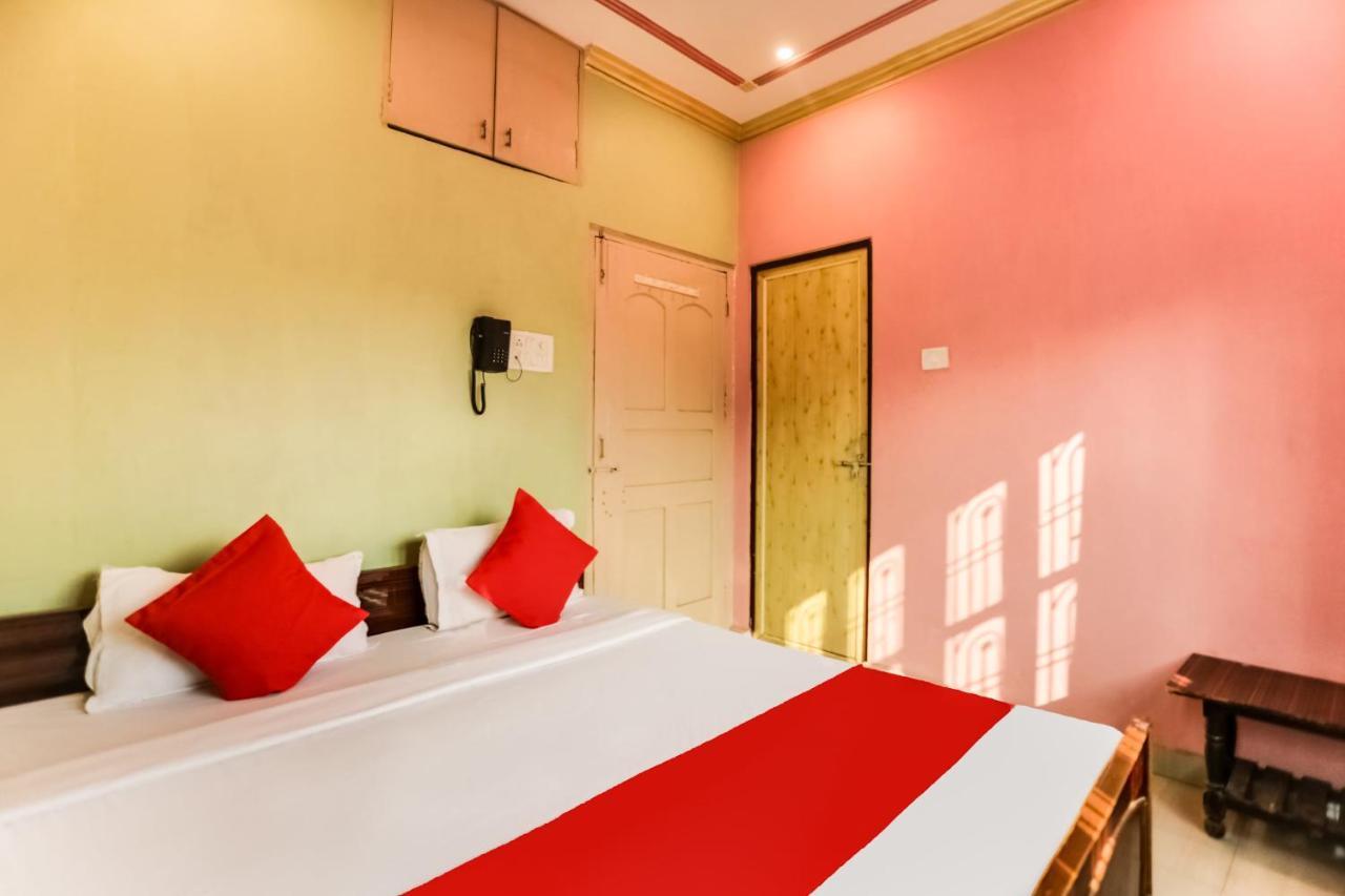 Spot On 45585 Hotel Aakash Ganga バラナシ エクステリア 写真